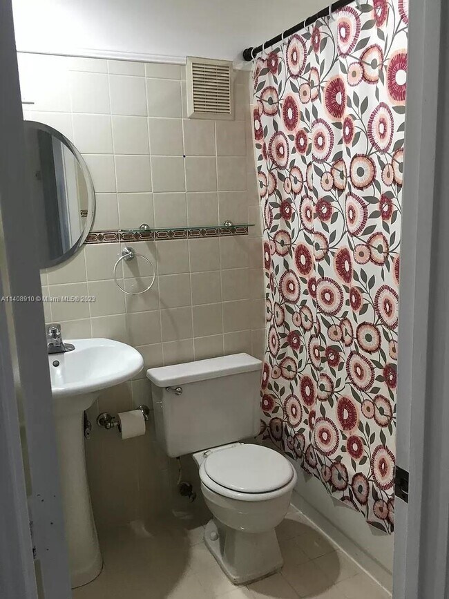 Building Photo - 6734 NW 192nd Ln