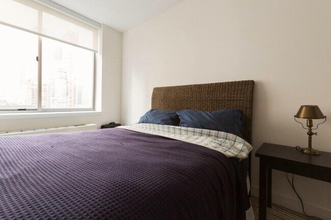 Building Photo - 3 bedroom in NEW YORK NY 10004