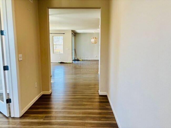 Photo - 9150 W 100th Way House