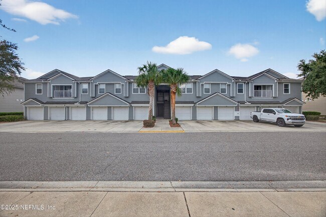 Foto del edificio - 7067 Deer Lodge Cir