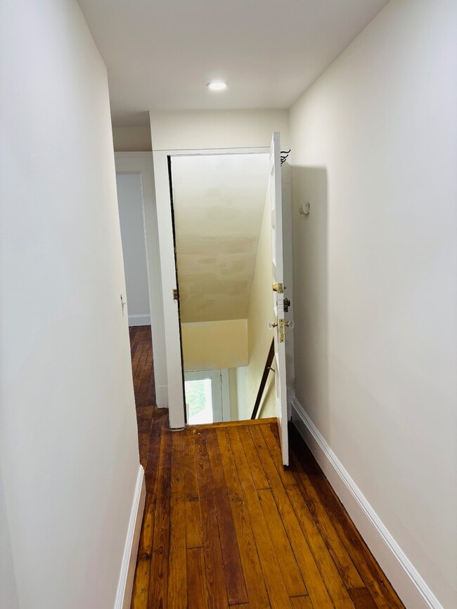 Foto del edificio - 133 Berry Hill Rd