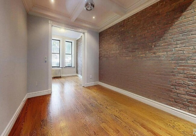 Building Photo - East 25th Street