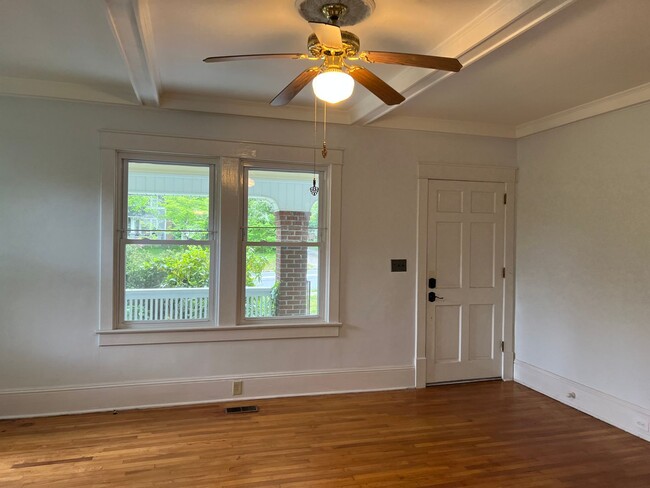 Building Photo - 615 W Marion St