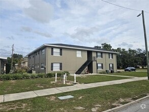 Building Photo - 131 Ave B NE