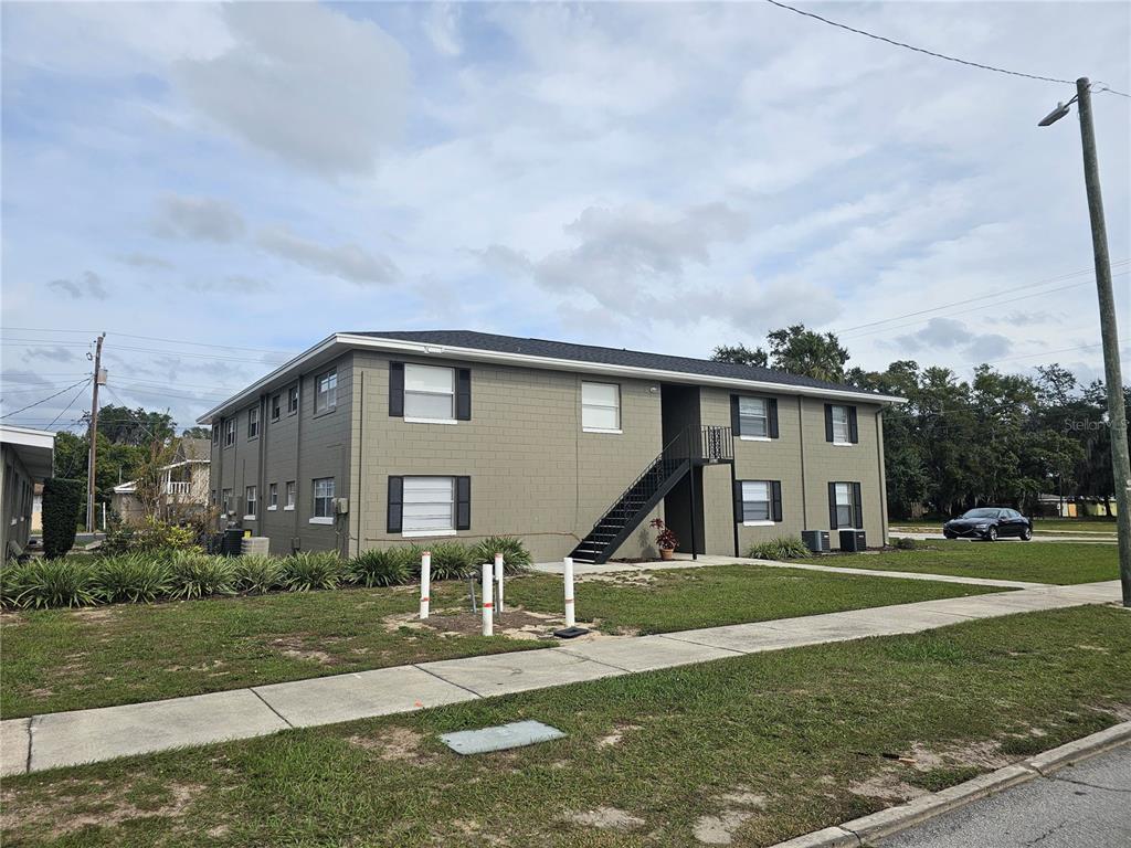 Foto principal - 131 Ave B NE