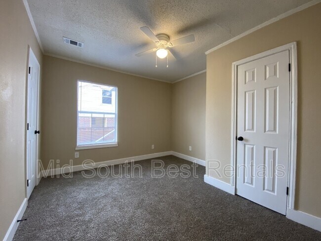 Building Photo - 3176 Crump Ave