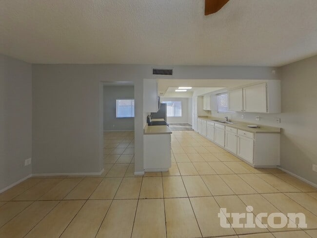 Foto del edificio - 4055 W Desert Cove Ave