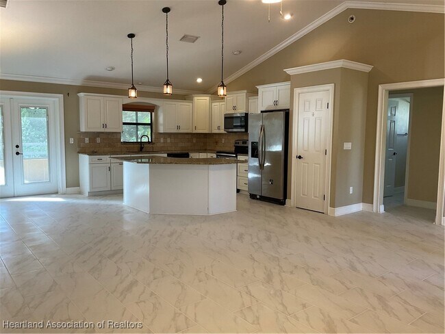 Building Photo - 4515 Medina Way