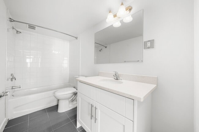 Building Photo - Beacon Place