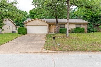 Building Photo - 2805 Mintwood Pl