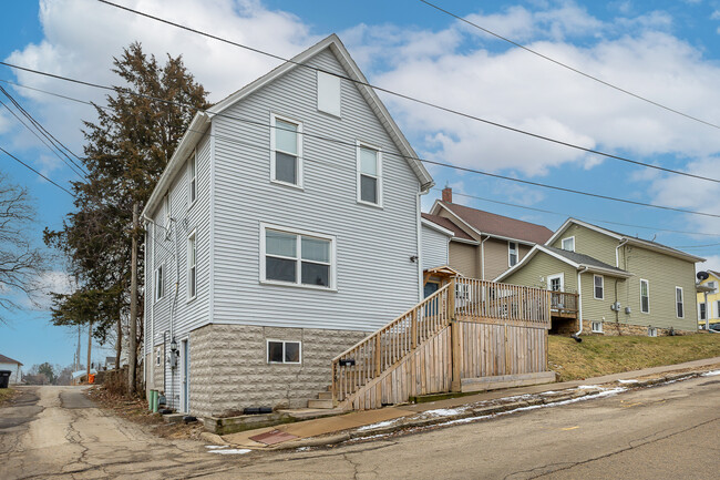 Building Photo - 778 W 8th St