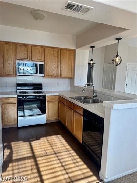 Foto del edificio - 9901 Trailwood Dr