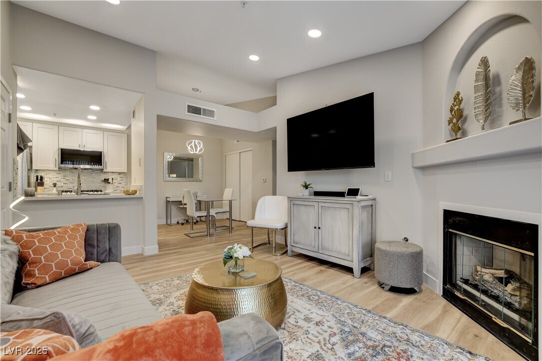 Foto principal - 950 Seven Hills Dr