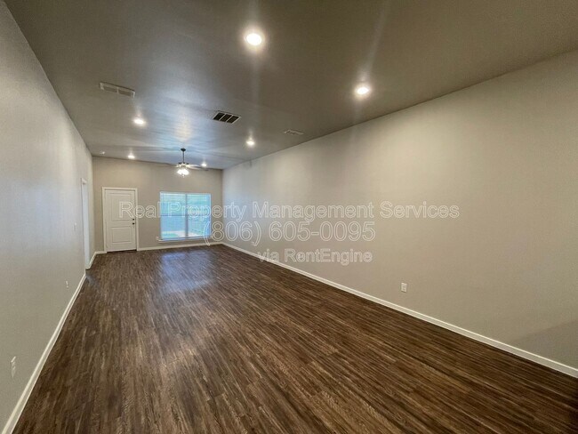 Foto del edificio - 2108 Langford Ave