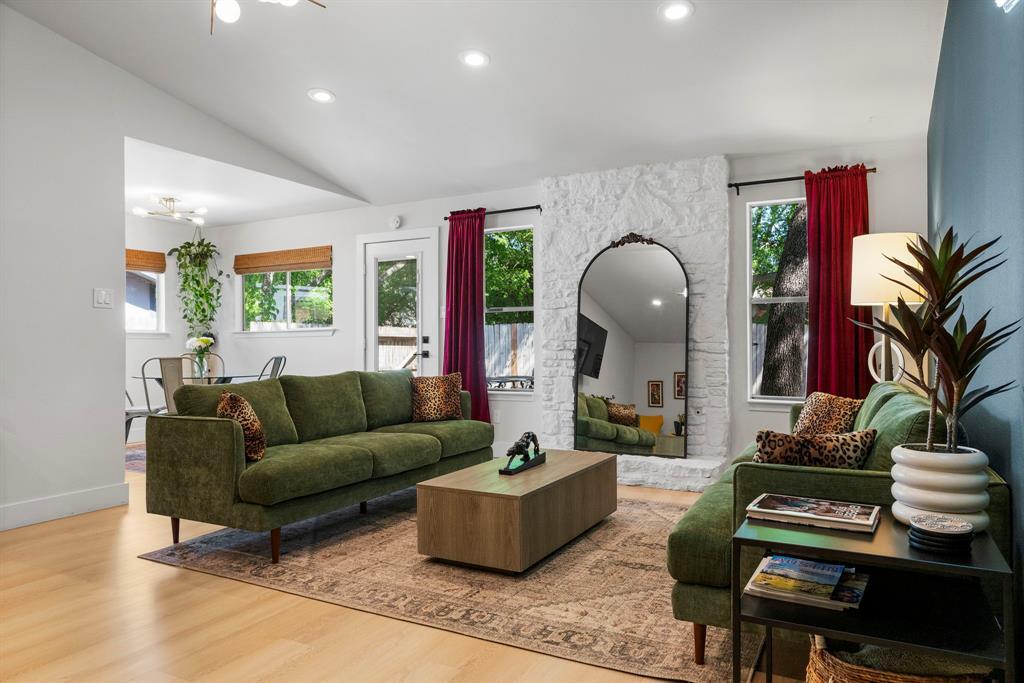 Foto principal - 7507 Bender Dr