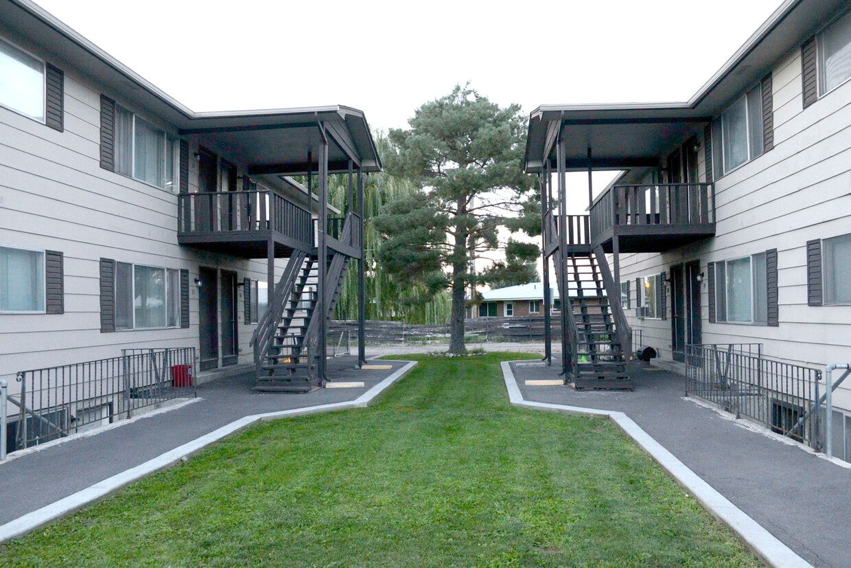 Building Photo - 1477 Benton St