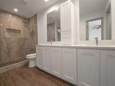 2nd Floor Matser bathroom - 3510 Shady Valley Dr