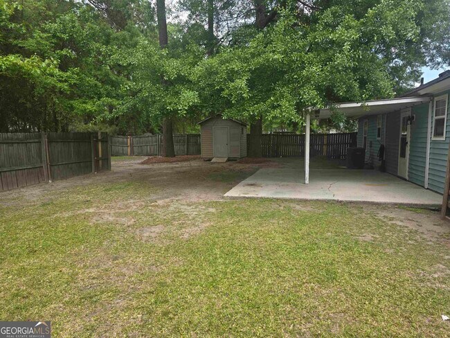 Building Photo - 106 Usher Pl