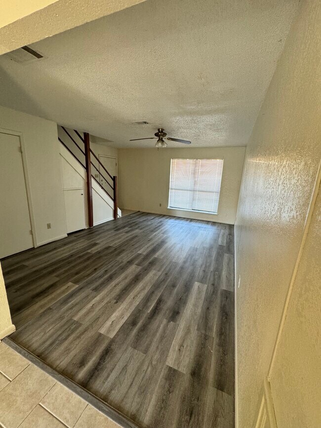 Foto del edificio - 3406 Victoria Cir