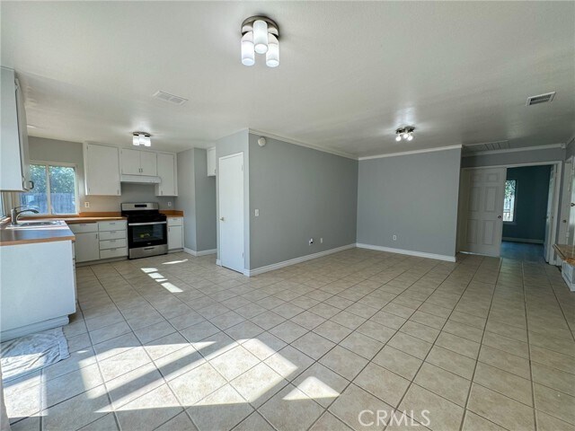 Building Photo - 25215 Hemlock Ave