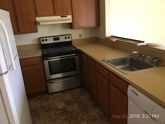 Building Photo - 1315 S Puget Dr