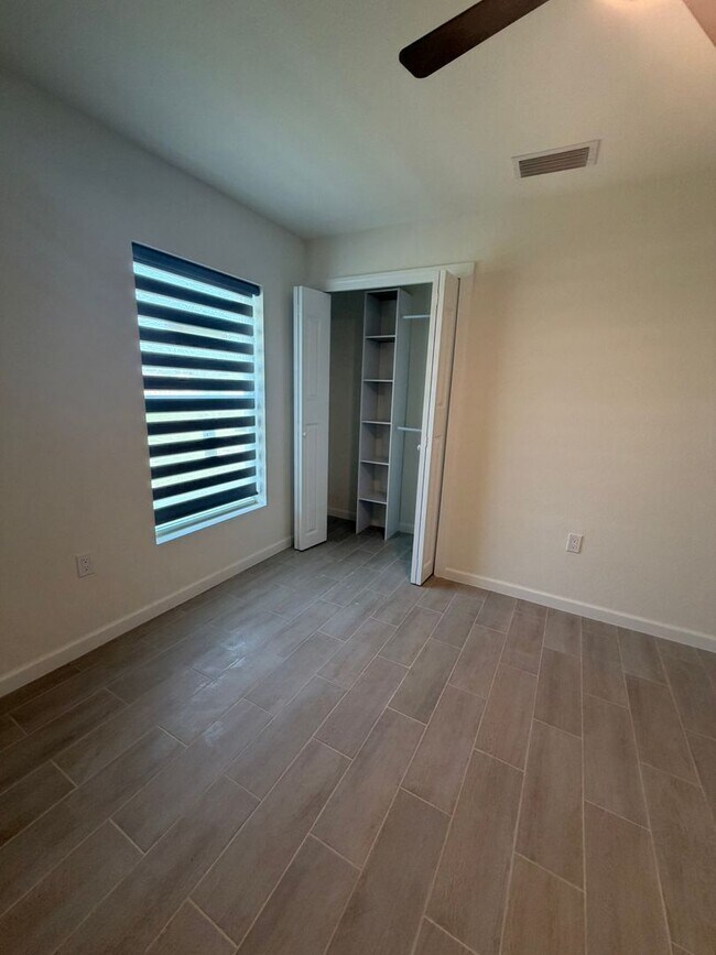 Foto del edificio - 1721 NE 23rd St
