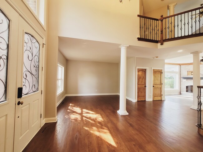 Building Photo - 26513 Silverleaf Dr