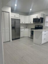 Building Photo - 3912 SW 12th Ct