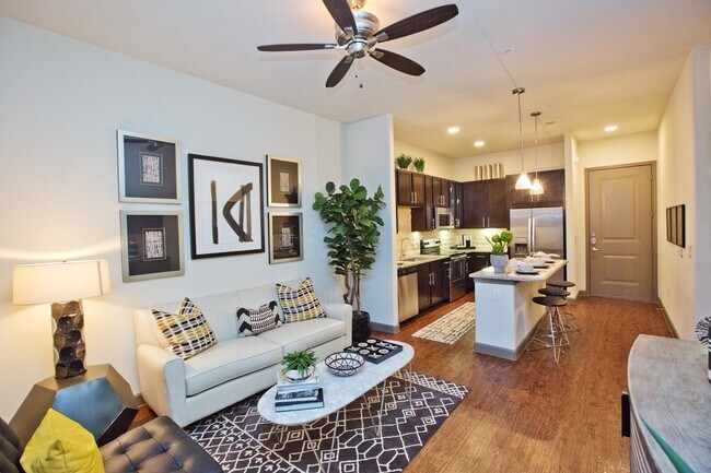 Building Photo - Stylish 1-Bed Apartment | Fitness & Rec Ar...