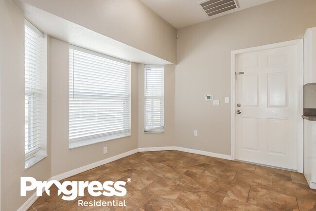 Foto del edificio - 8522 N Campbell Rd