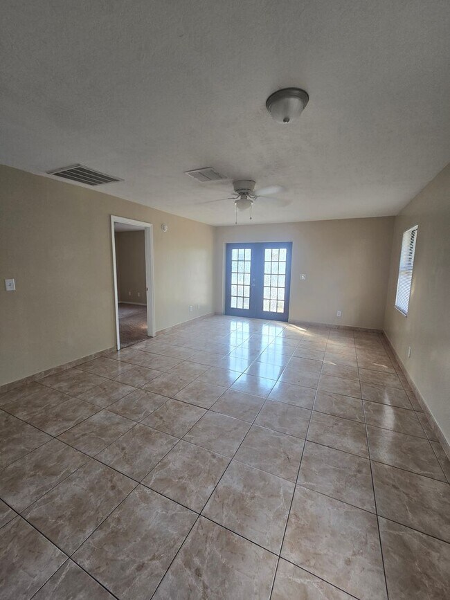 Foto del edificio - 3 bedroom 1 bath home