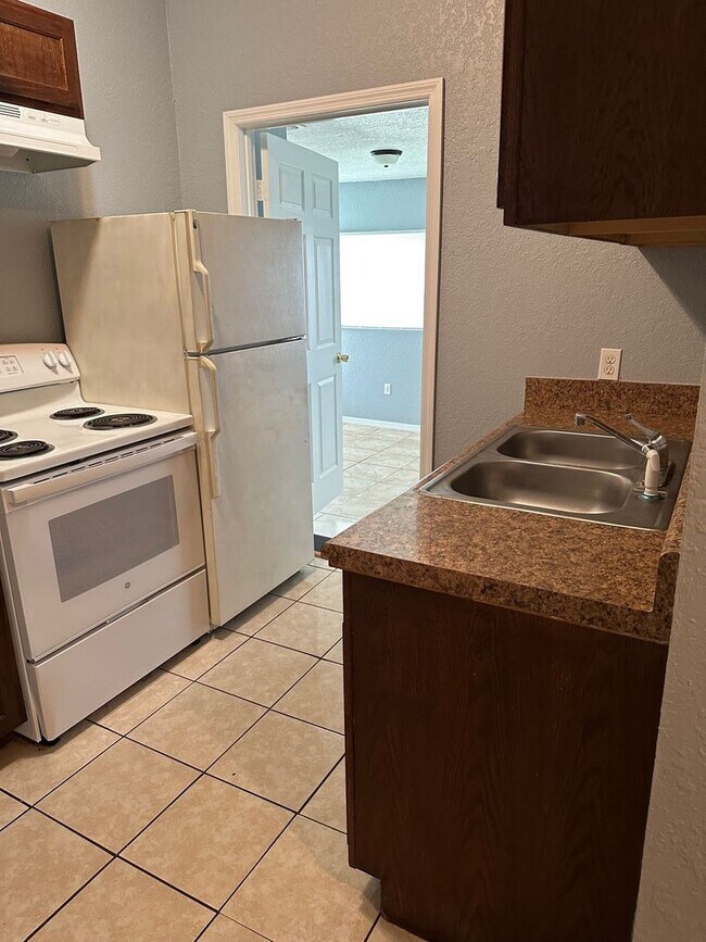 Building Photo - 2 Bed/2 Bath in Haines City - ready for im...
