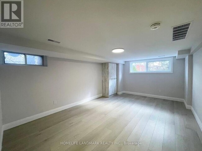 Photo du bâtiment - 544 Indian Rd