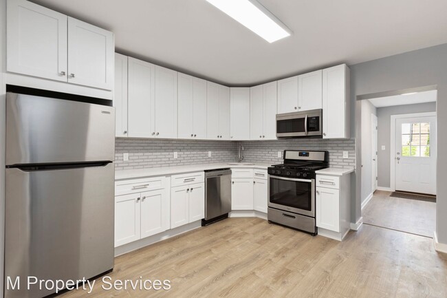 Building Photo - 4 br, 2 bath House - 356 E Elm