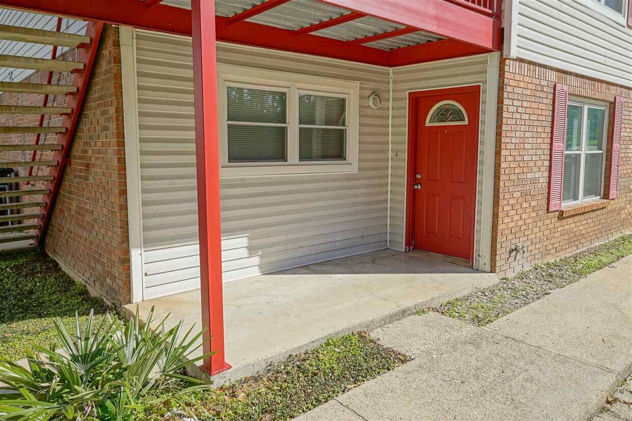 Primary Photo - 1502 Pullen Rd