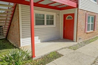 Building Photo - 1502 Pullen Rd