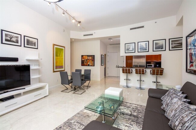 Foto del edificio - 901 Brickell Key Blvd