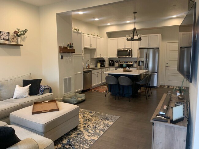 Foto del edificio - 3B/3.5B Downtown Superior Townhome - Built 2019!-Available June 2