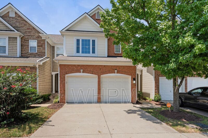 Foto principal - 427 Lazy Creek Ln