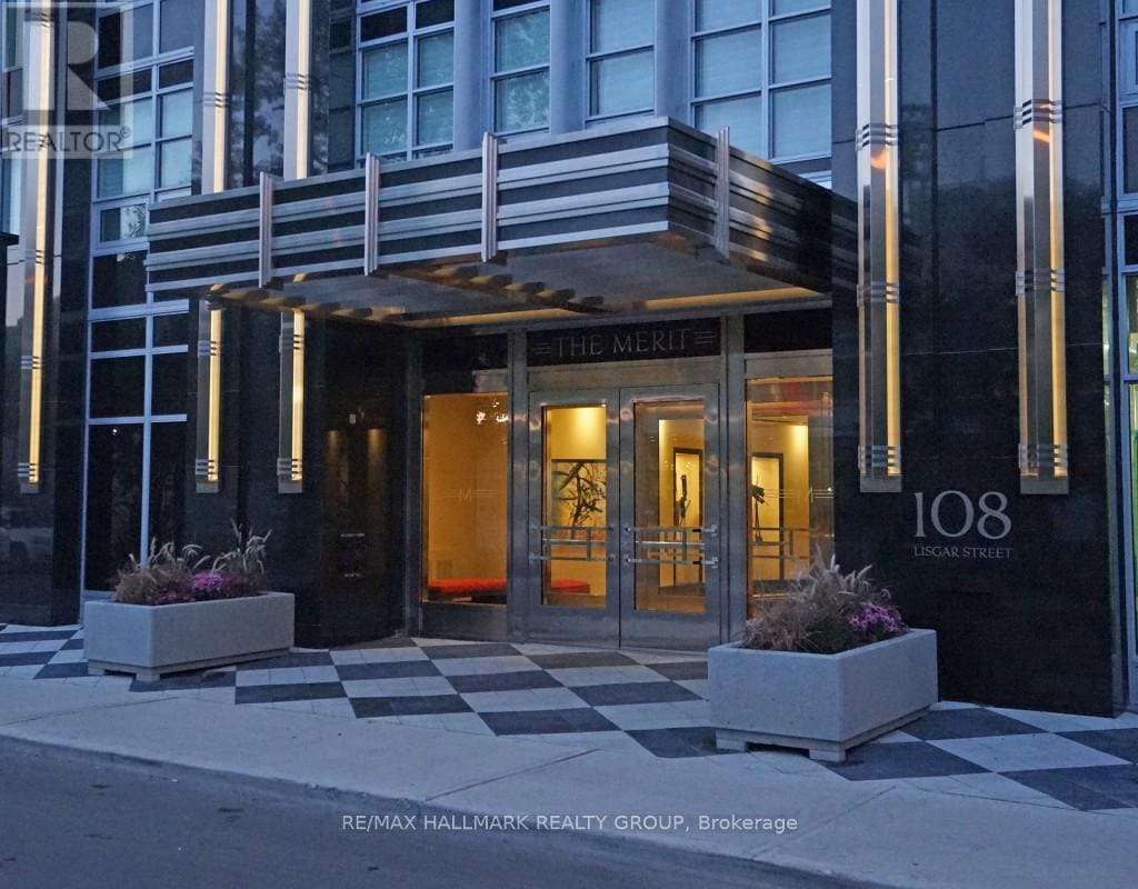 Primary Photo - 108 Lisgar St