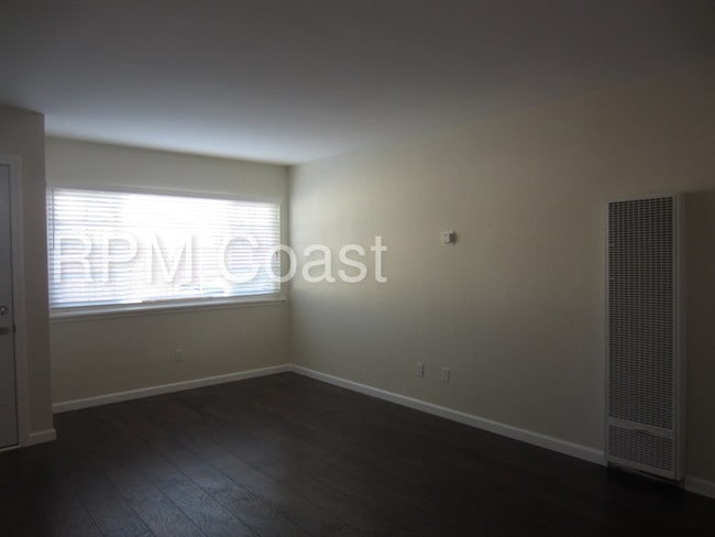 Building Photo - 18425 Patterson Ln