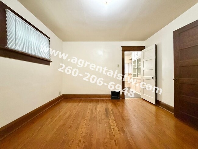 Building Photo - 919 Rivermet Ave
