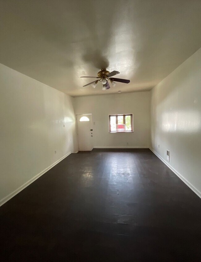 Foto del edificio - 3236 E Lombard St