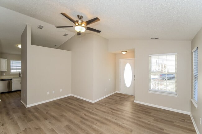 Building Photo - 15299 Fawn Meadow Dr
