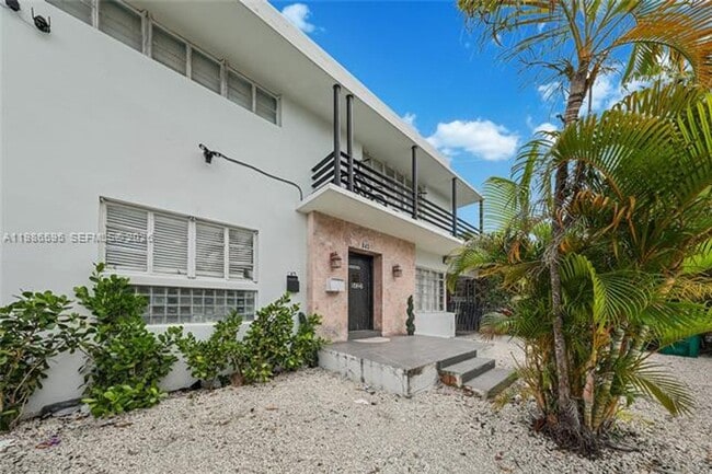 Photo - 843 NW 3rd St cu-1, Miami, FL 33128 House