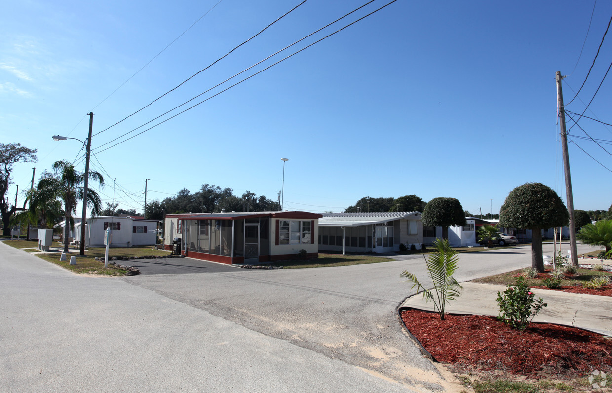 Foto del edificio - Frostproof Mobile Home Park