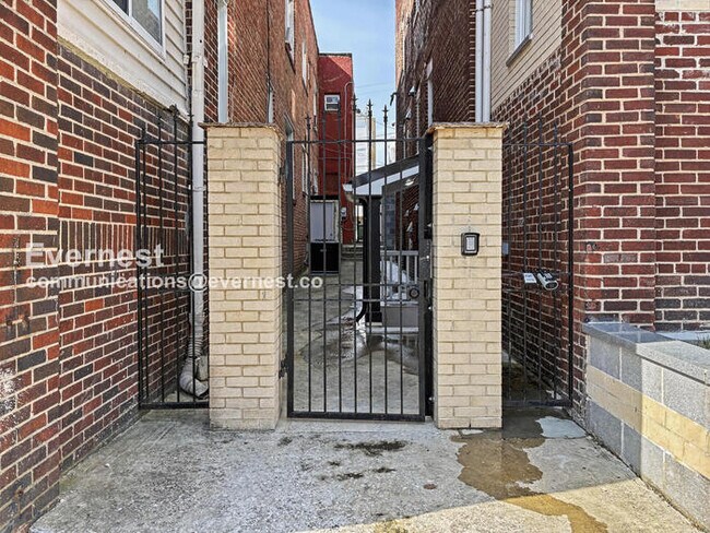 Foto del edificio - 2438 Callow Ave