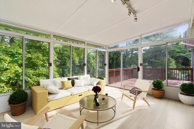 Building Photo - 4701 Hale Haven Dr
