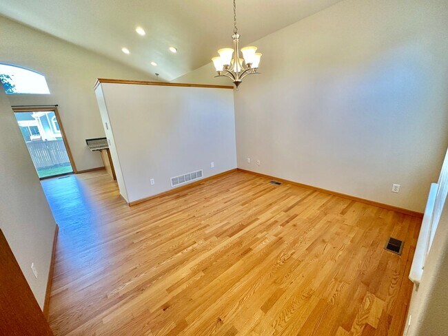 Foto del edificio - 5201 Trappers Creek Ct