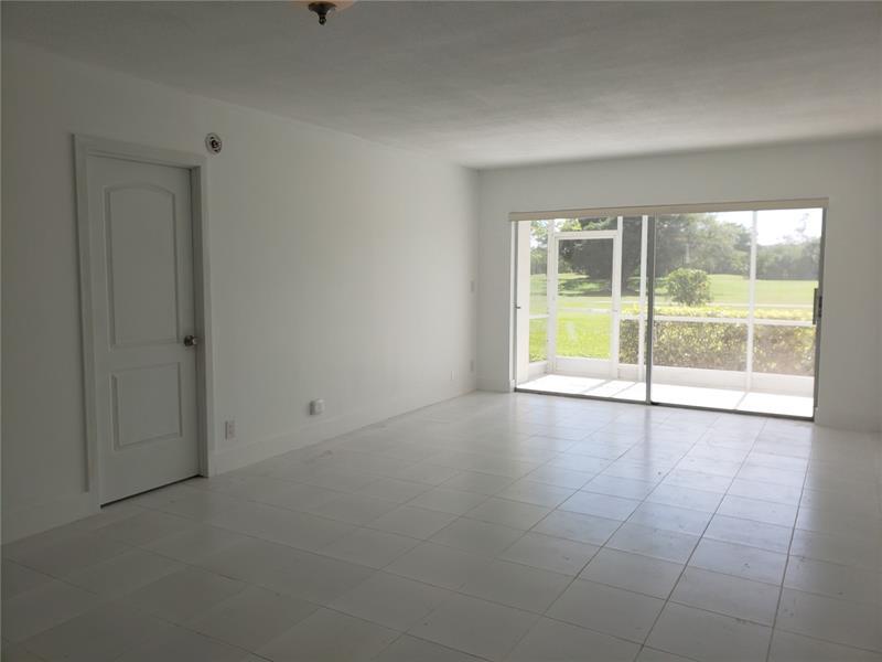 Foto del edificio - 3100 N Palm Aire Dr